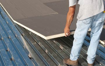 benefits of insulating Col Uarach flat roofing
